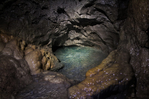 daxjustin-canmore-cave-grotto-water